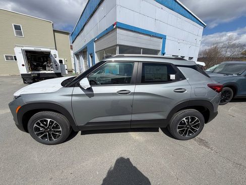 New 2026 Chevrolet TrailBlazer LT image 2