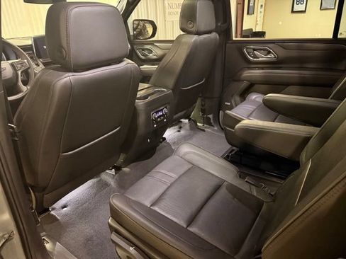 Used 2023 Chevrolet Suburban RST w/ Sport Performance Package AWD/4WD image 14