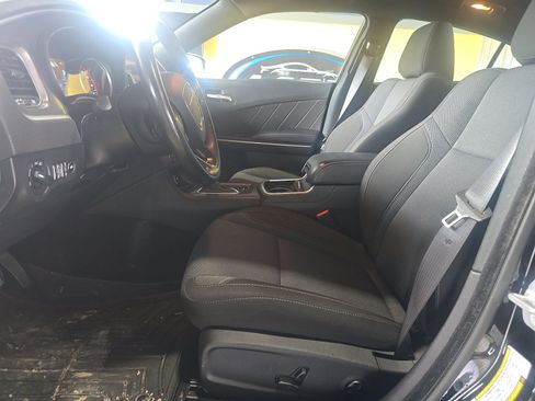 Used 2020 Dodge Charger SXT RWD image 10