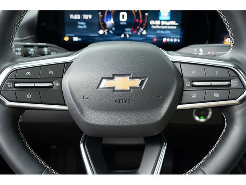 Used 2025 Chevrolet Traverse LT w/ Sun and Wheel Package FWD image 18