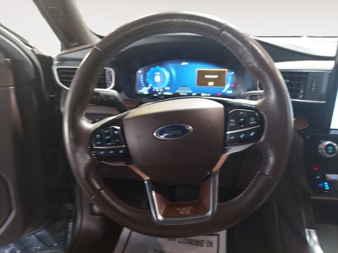 Used 2022 Ford Explorer King Ranch w/ Class IV Trailer Tow Package AWD/4WD image 13