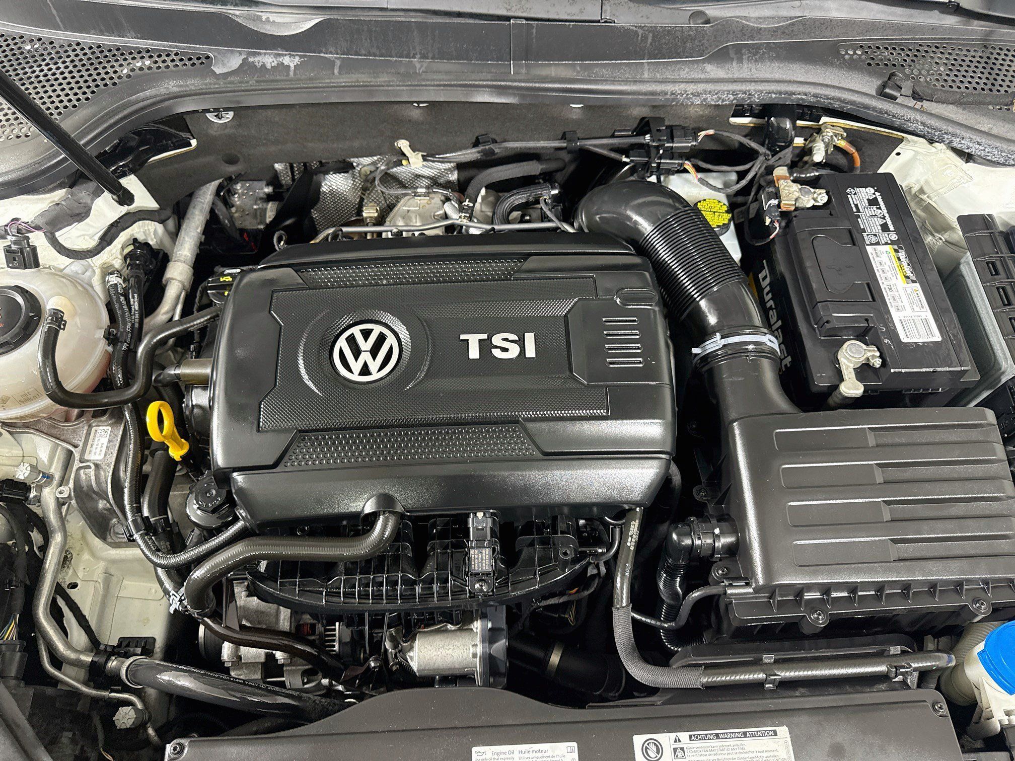 Used 2019 Volkswagen GTI SE FWD image 38