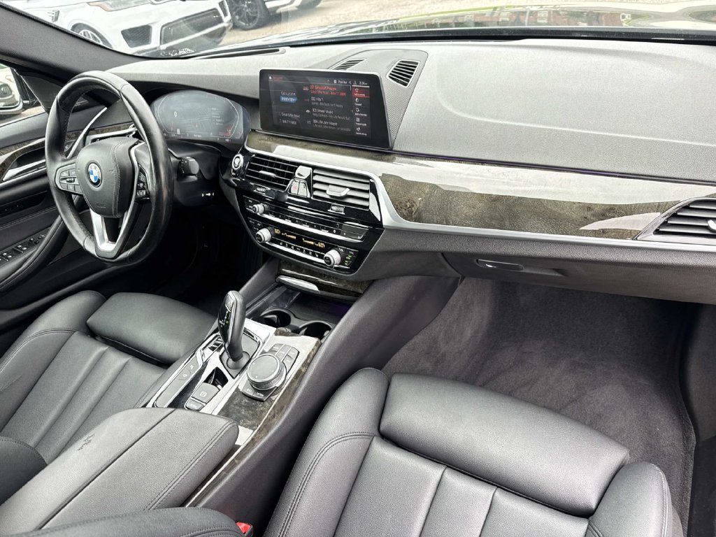 Used 2020 BMW 530i w/ Premium Package RWD image 14