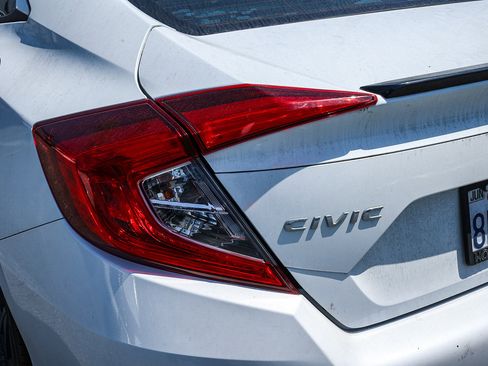 Used 2019 Honda Civic Sport image 8