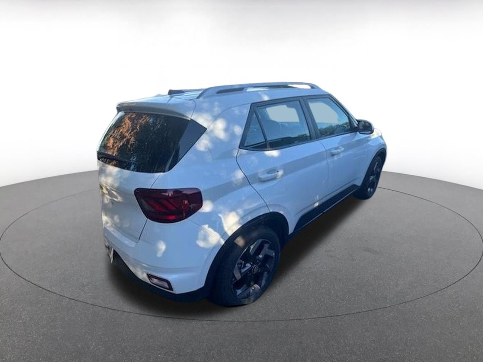 Used 2026 Hyundai Venue SEL FWD image 4
