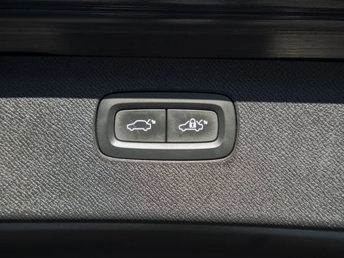 Certified 2023 Volvo XC90 B6 Plus image 11