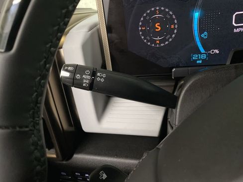 Used 2024 GMC Hummer EV 2X image 23