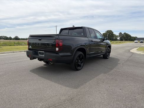 Certified 2025 Honda Ridgeline Black Edition image 5