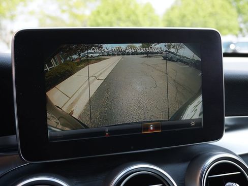 Used 2018 Mercedes-Benz GLC 300 4MATIC image 21