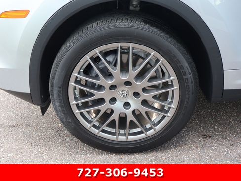 Used 2016 Porsche Cayenne AWD/4WD image 13