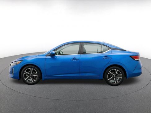 Used 2025 Nissan Sentra SV FWD image 4