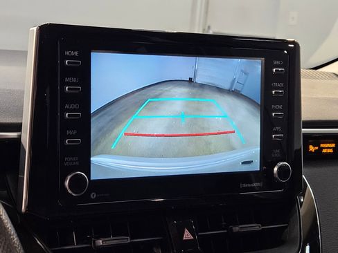 Used 2021 Toyota Corolla LE image 29