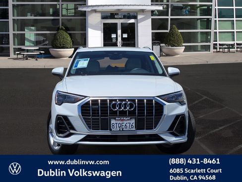 Used 2021 Audi Q3 2.0T Premium w/ Convenience Package AWD/4WD image 2