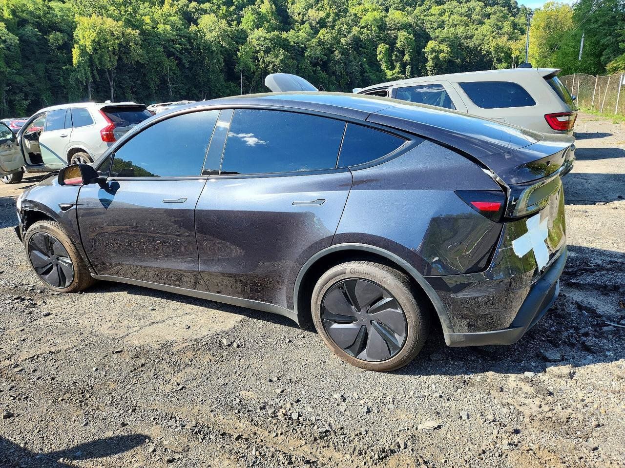 Used 2026 Tesla Model Y AWD image 3