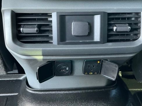 Used 2022 Ford F150 Lariat w/ Equipment Group 501A Mid AWD/4WD image 23