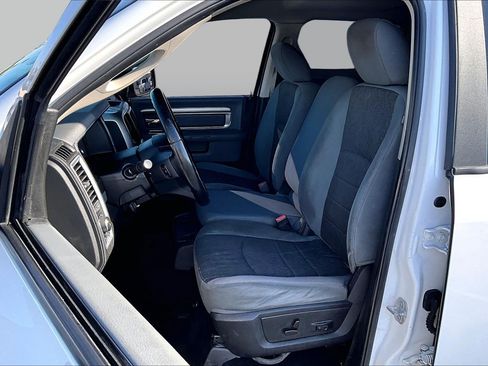 Used 2019 RAM 1500 Big Horn AWD/4WD image 25