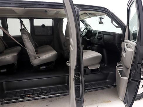 Used 2020 Chevrolet Express 2500 LS w/ Driver Convenience Package RWD image 10