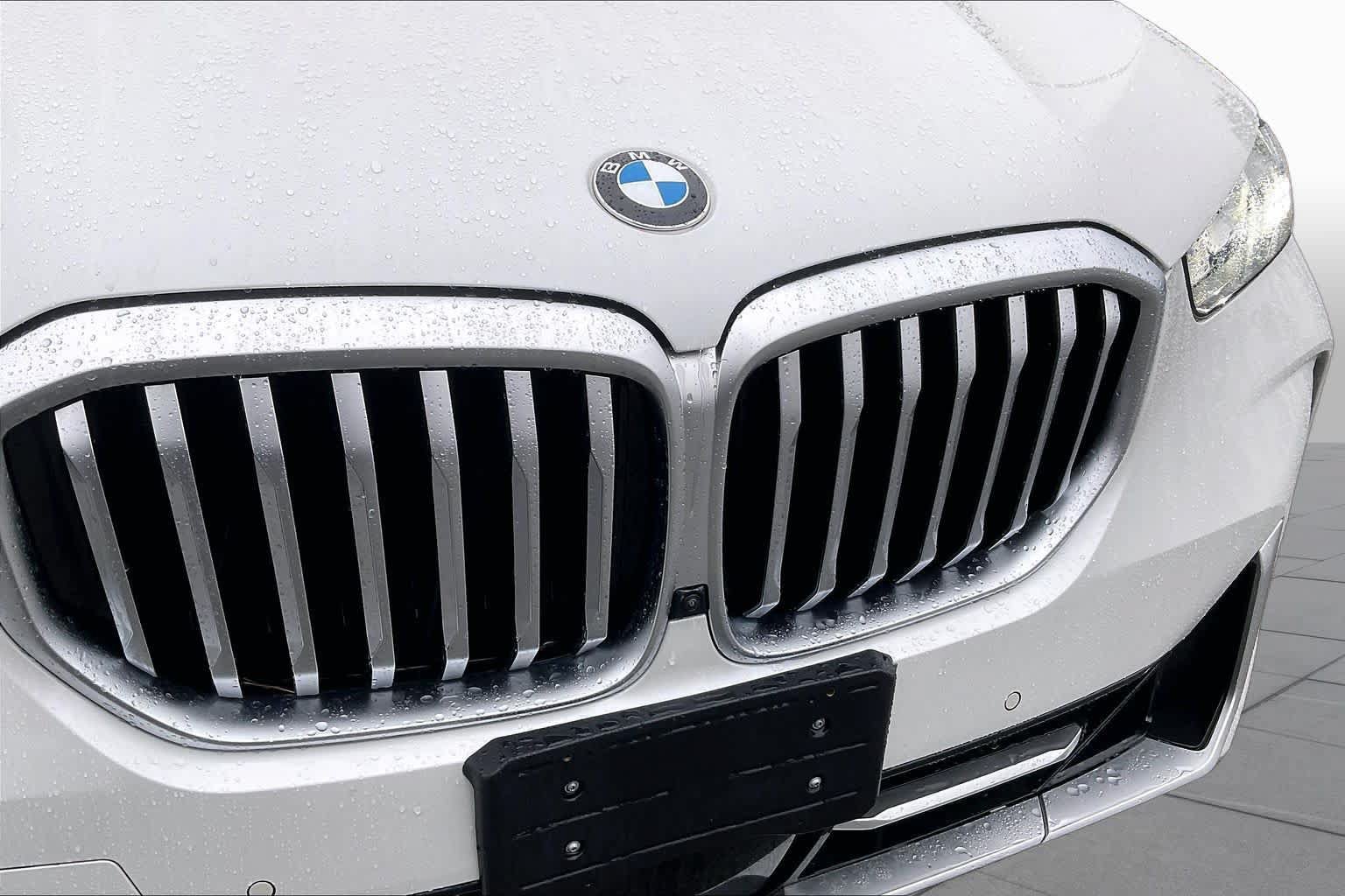 Used 2024 BMW X5 xDrive40i w/ Premium Package AWD/4WD image 31