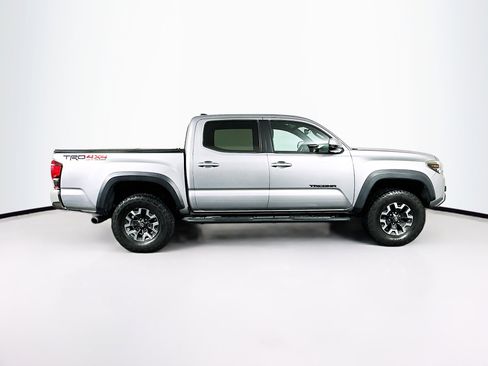 Used 2019 Toyota Tacoma TRD Off-Road image 10