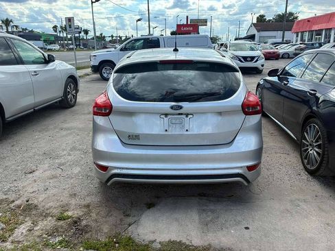 Used 2016 Ford Focus SE w/ SE Sport Package FWD image 10