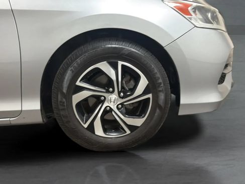 Used 2017 Honda Accord LX image 24
