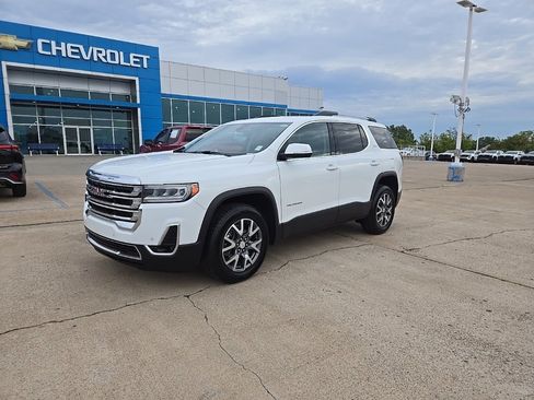 Used 2023 GMC Acadia SLT image 1