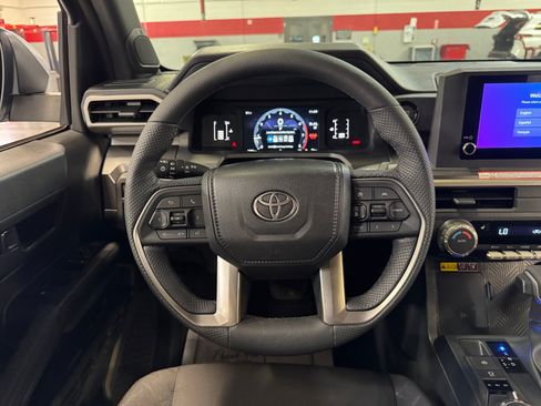 Certified 2026 Toyota Tacoma SR5 AWD/4WD image 9