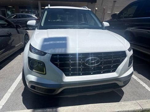 Used 2026 Hyundai Venue SEL FWD image 3