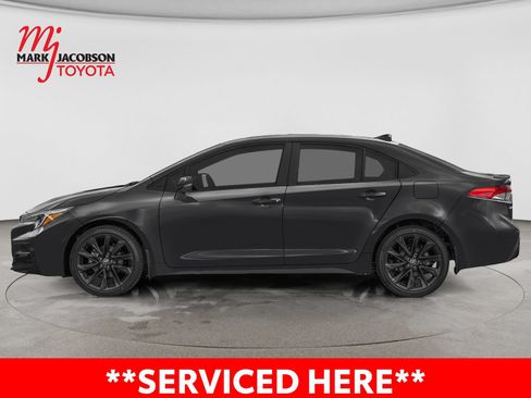 Used 2025 Toyota Corolla SE FWD image 5