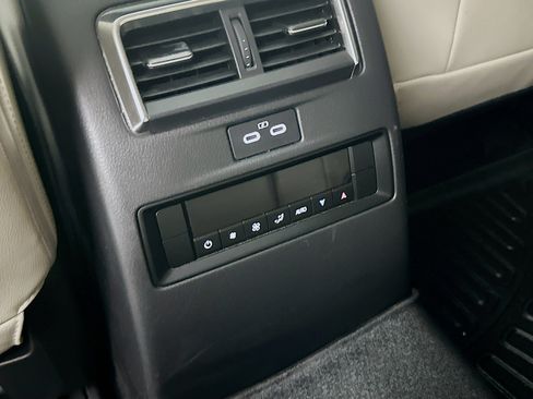 Used 2024 MAZDA CX-90 Plug-In Hybrid w/ Preferred AWD/4WD image 28