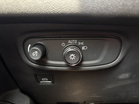 Used 2019 GMC Terrain SLE w/ Driver Convenience Package AWD/4WD image 17