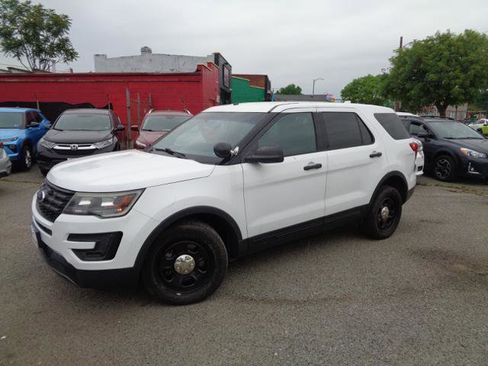 Used 2017 Ford Explorer 4WD Police Interceptor w/ Ultimate Wiring Package image 2