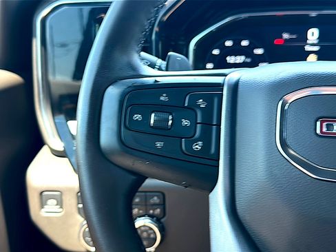 Used 2023 GMC Sierra 1500 SLT AWD/4WD image 29