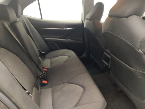 Used 2018 Toyota Camry LE FWD image 19