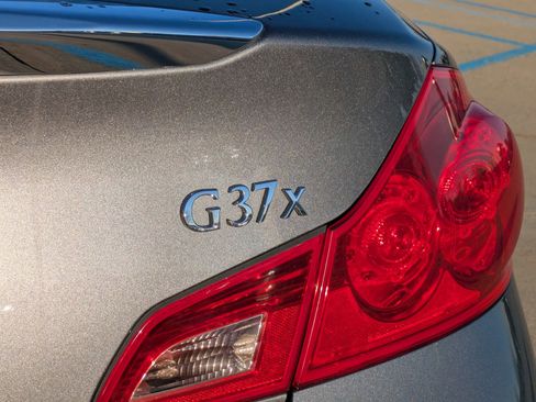 Used 2012 INFINITI G37 X AWD w/ Premium Pkg image 30