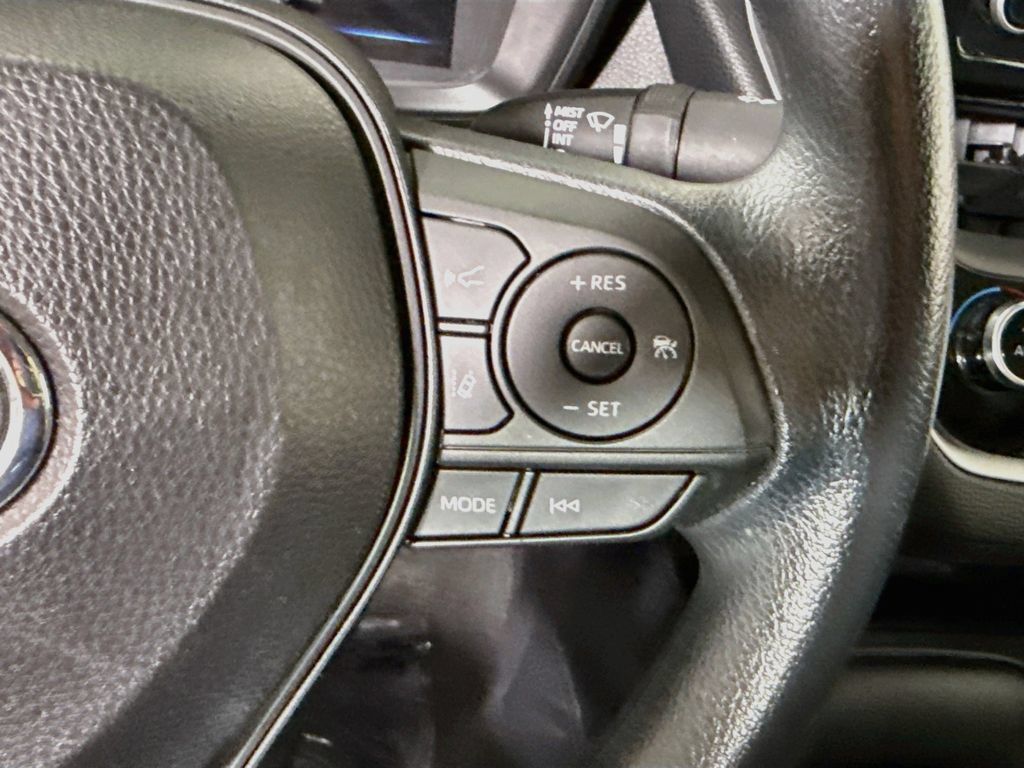 Used 2022 Toyota Corolla LE FWD image 20