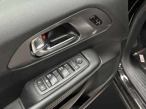 New 2026 Chrysler Pacifica Select AWD/4WD image 29