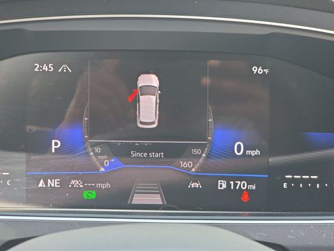 Used 2024 Volkswagen Tiguan SE w/ Panoramic Sunroof Package AWD/4WD image 19