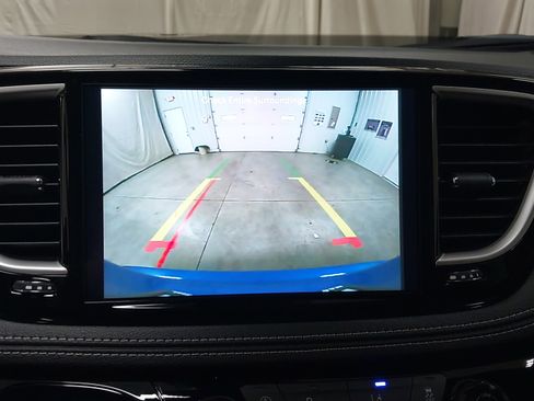 New 2026 Chrysler Pacifica Select image 36