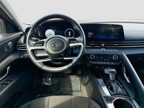 Used 2023 Hyundai Elantra SEL w/ Convenience Package image 21