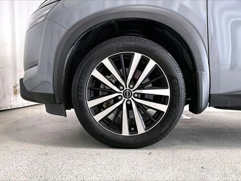 Used 2023 Nissan Pathfinder Platinum w/ Cargo Package image 6