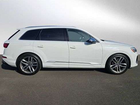 Used 2025 Audi SQ7 Premium Plus image 2