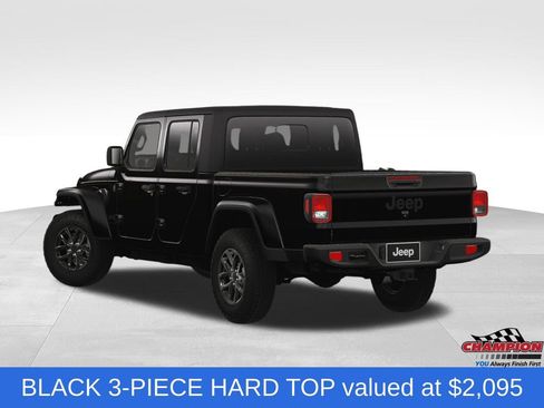 Used 2023 Jeep Gladiator Sport image 4