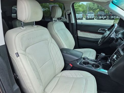 Used 2016 Ford Explorer Platinum AWD/4WD image 38