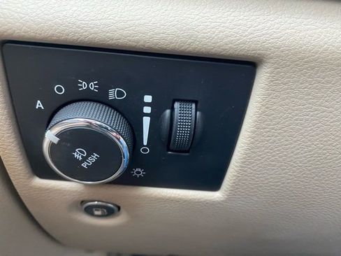 Used 2017 Jeep Grand Cherokee Overland image 17