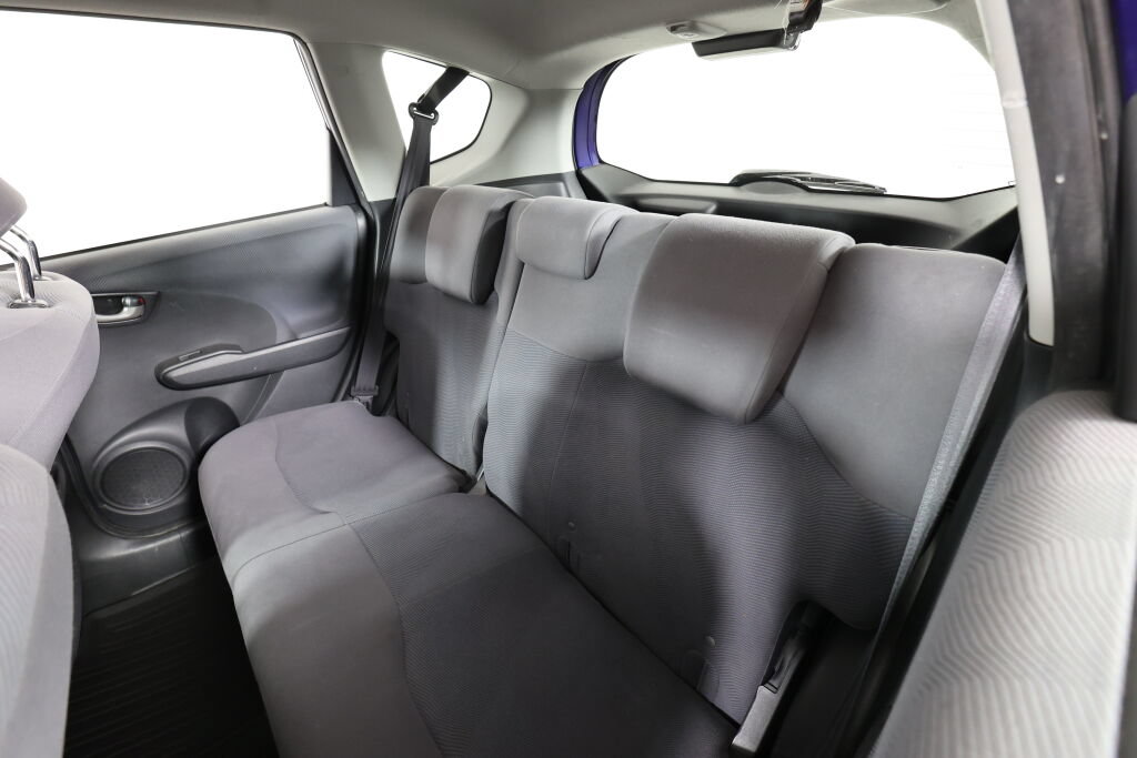 Used 2011 Honda Fit image 15