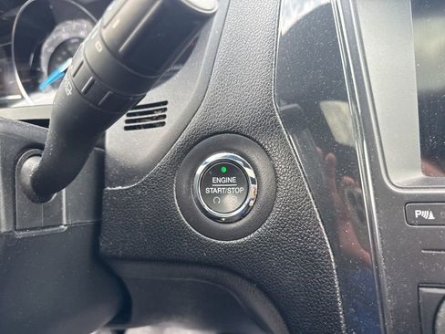 Used 2019 Ford Explorer XLT w/ Equipment Group 202A AWD/4WD image 21