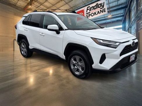 Used 2024 Toyota RAV4 XLE w/ Convenience Package image 2