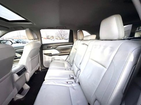 Used 2018 Toyota Highlander XLE w/ Protection Package #3 image 21