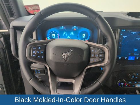 Used 2025 Ford Bronco Badlands image 42